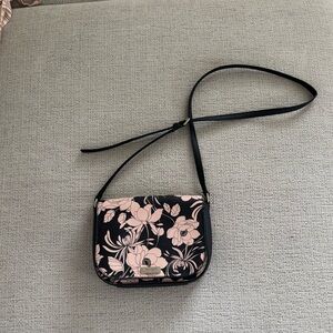Kate spade cross crossbody purse!